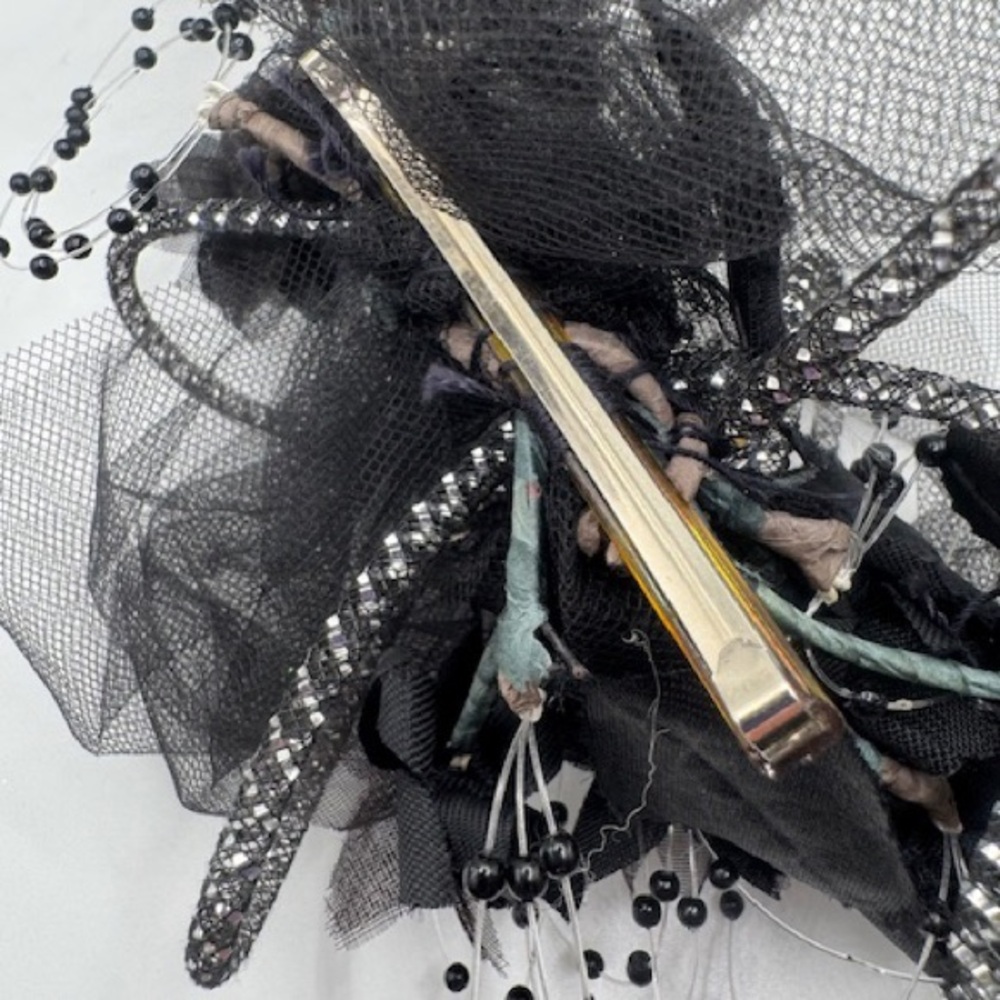 Elegant Black Mesh Hair Fascinator Accessory - Picture 4 of 9